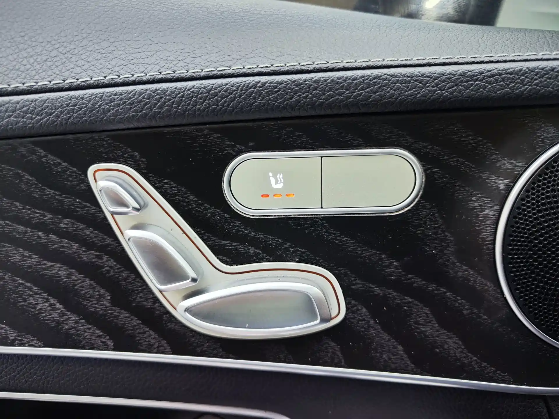 Фото 15 - Mercedes-Benz C-Class