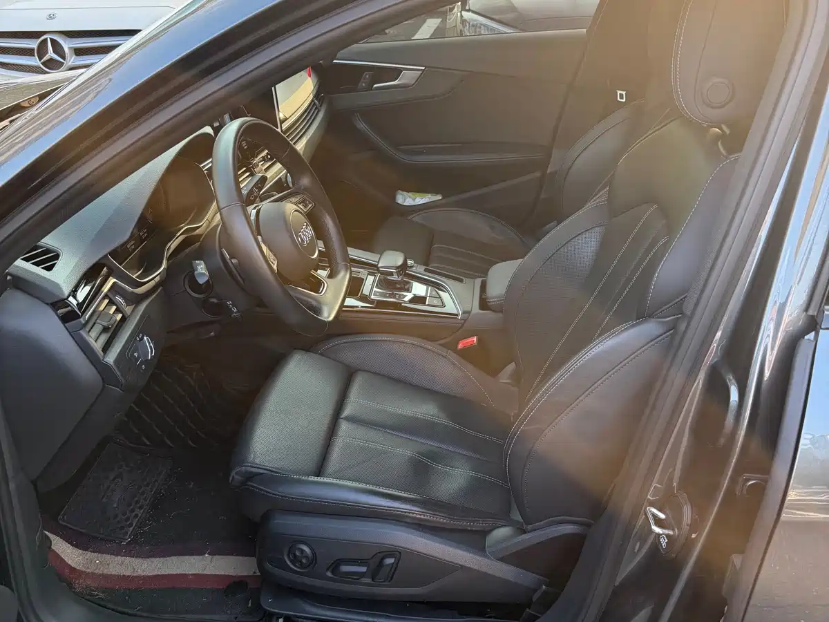 Audi A4L 2023 40 TFSI Luxury Sport фото 7