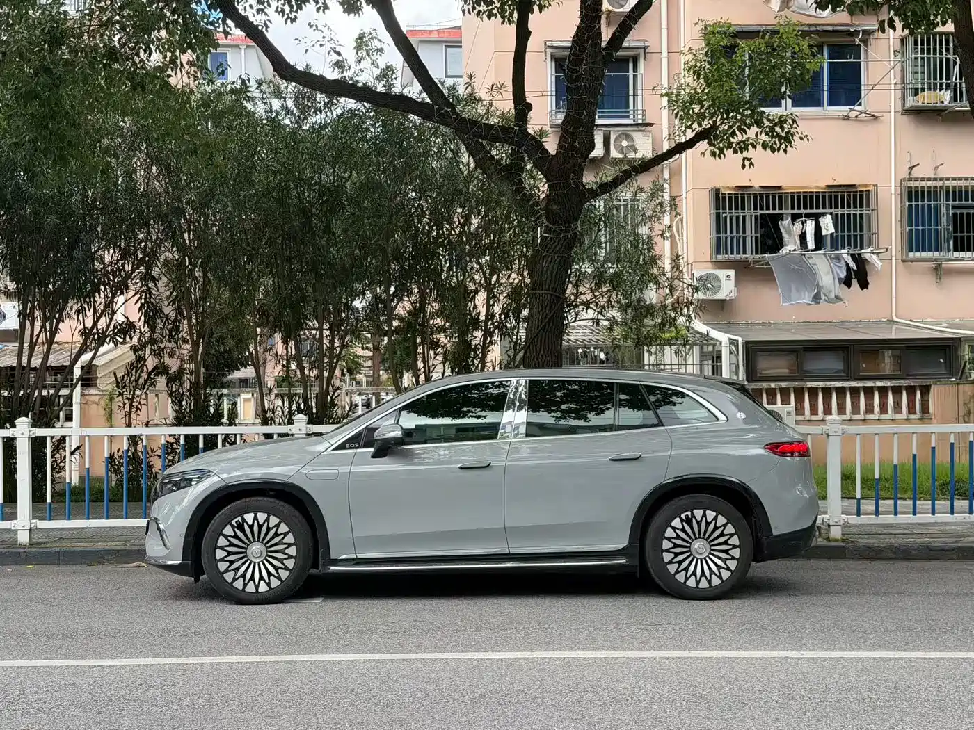 Mercedes-Benz Maybach EQS SUV 2026 2024 EQS 680 Etiquette Edition