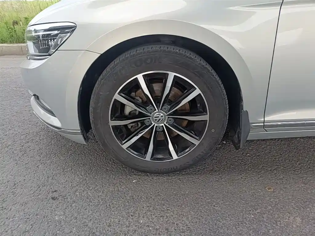 Volkswagen Magotan 2017 330TSI DSG Leading фото 23