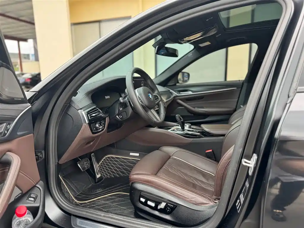 BMW 5 Series (Import) 2021 540i Style Edition M Sport Package фото 9