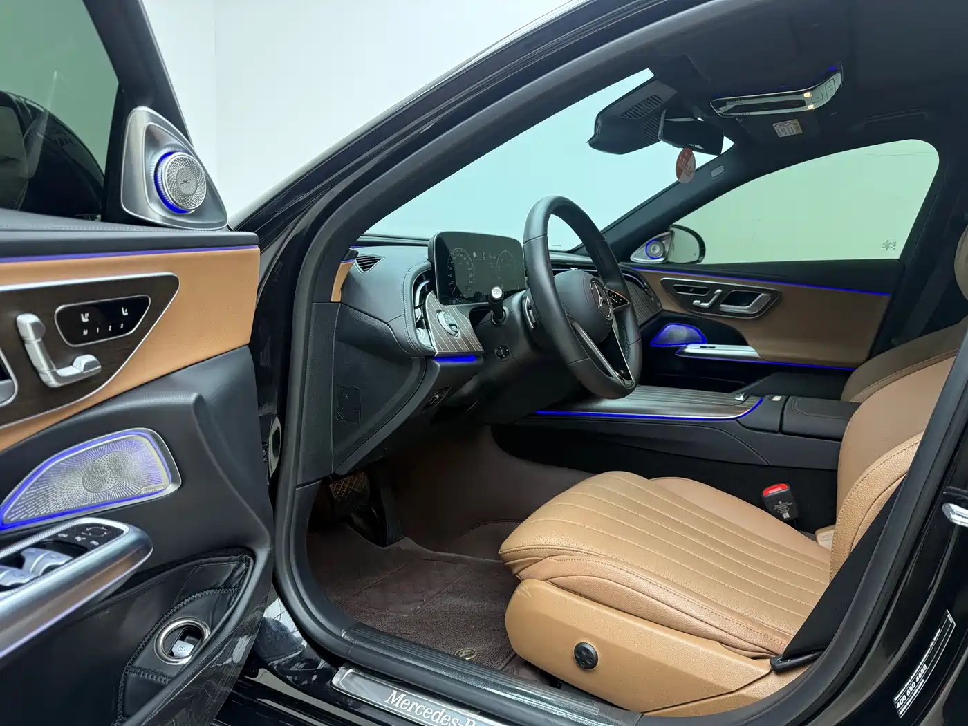 Mercedes-Benz E-Class 2025 E 300 L Fashion фото 11