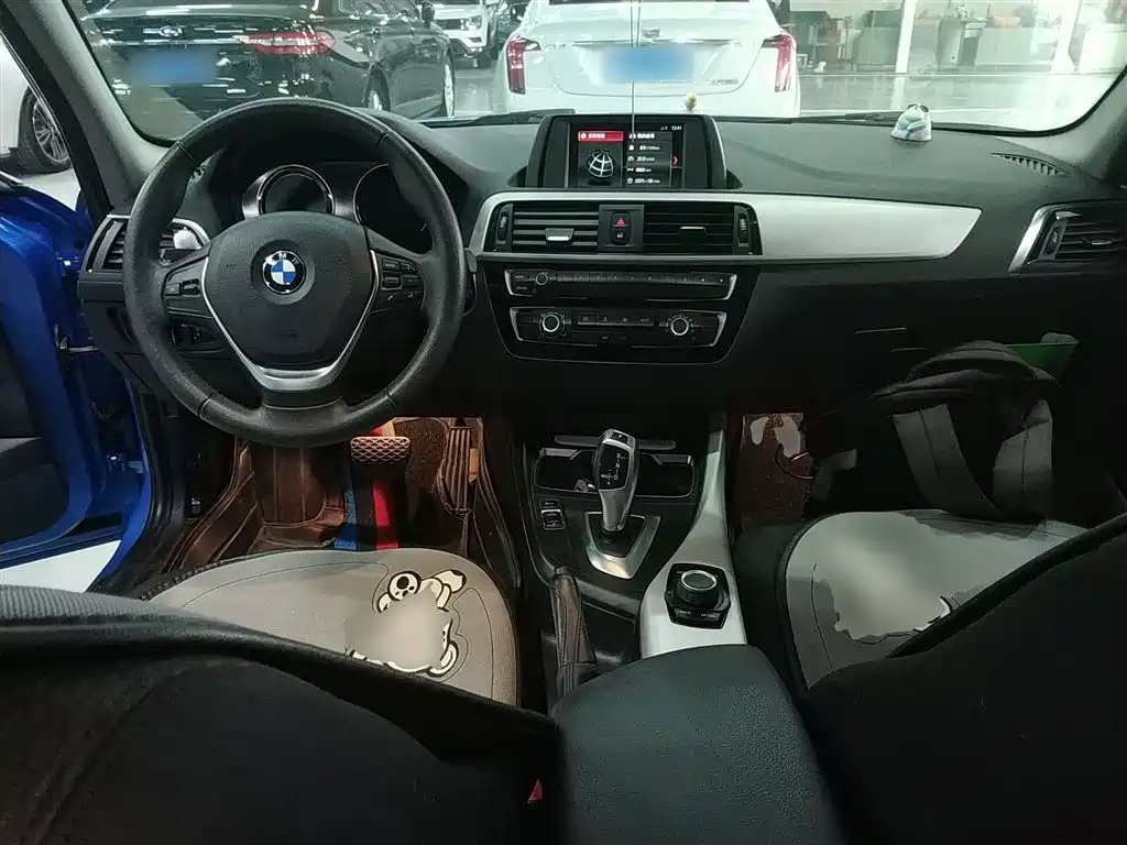 BMW 1 Series (Import) 2018 118i Leading фото 12