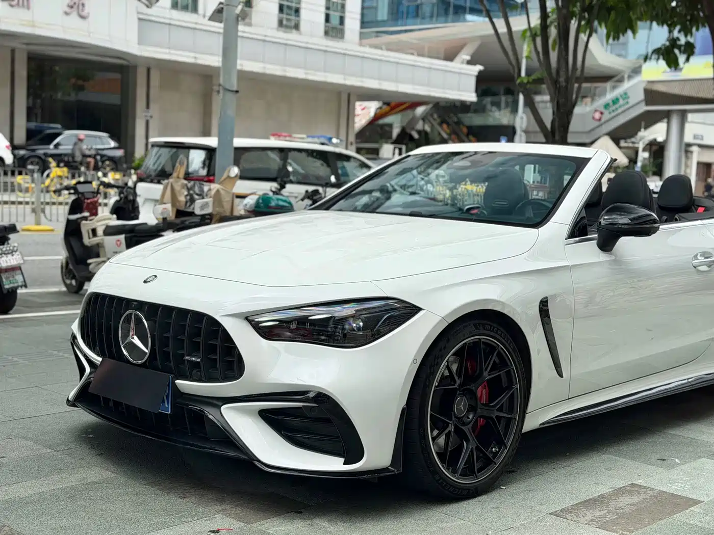 Mercedes-Benz Mercedes-AMG CLE 2025 2024 AMG CLE 53 4MATIC+ Cabriolet