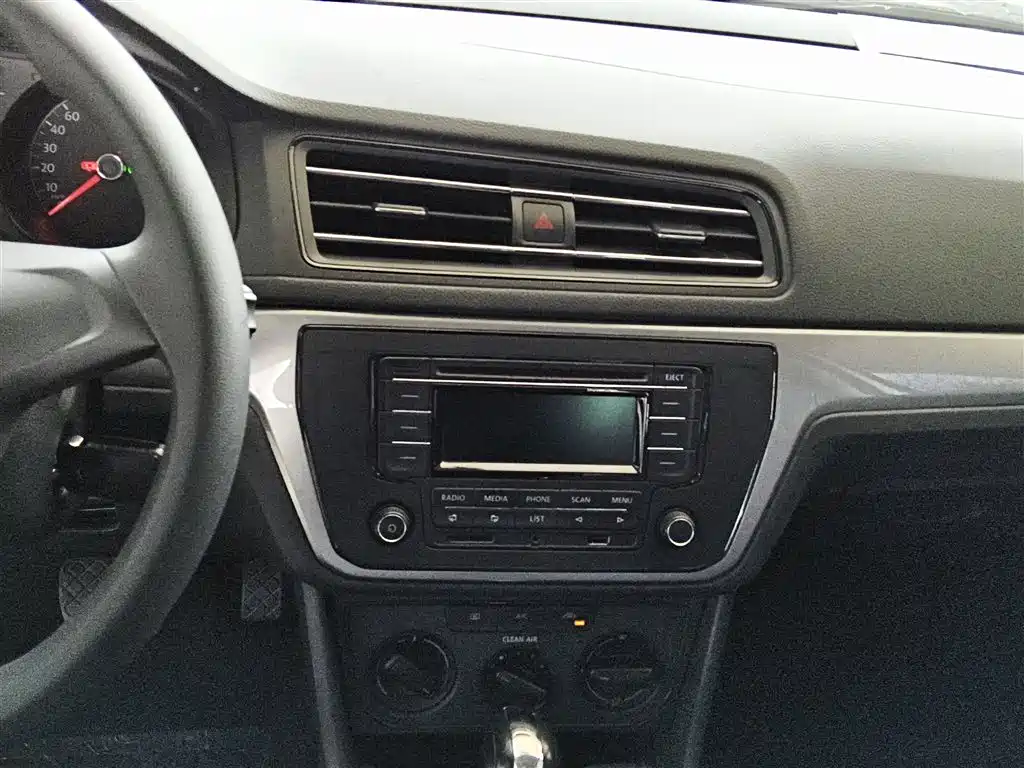 Volkswagen Lavida 2019 Lavida Start 1.5L Auto Trend (China VI) фото 13
