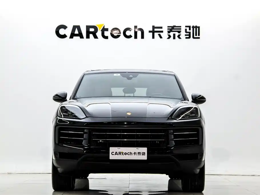 Photo 3 - Porsche Cayenne