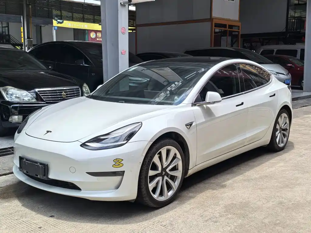 Tesla Model 3 2020