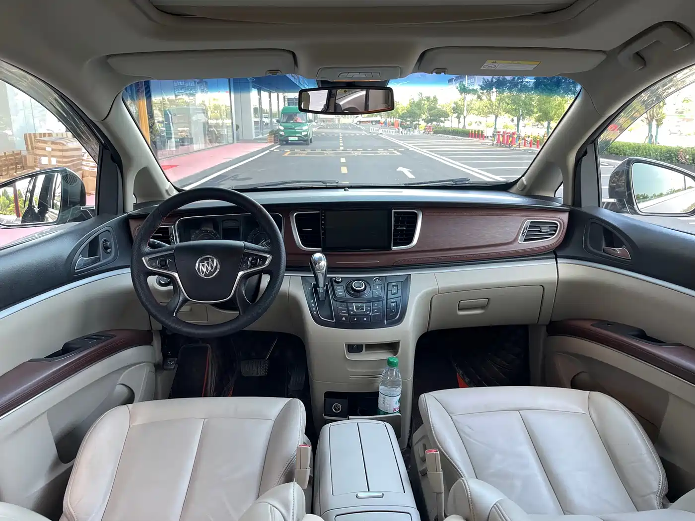 Фото 4 - Buick GL8