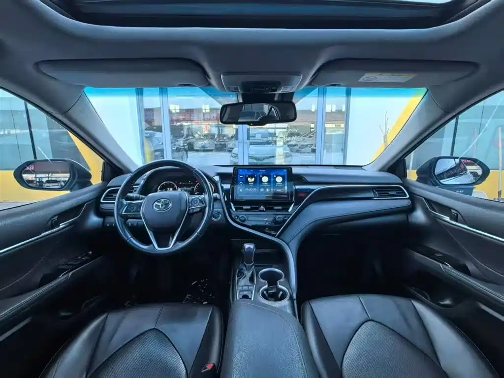 Toyota Camry 2021 2.5G Luxury Edition фото 12