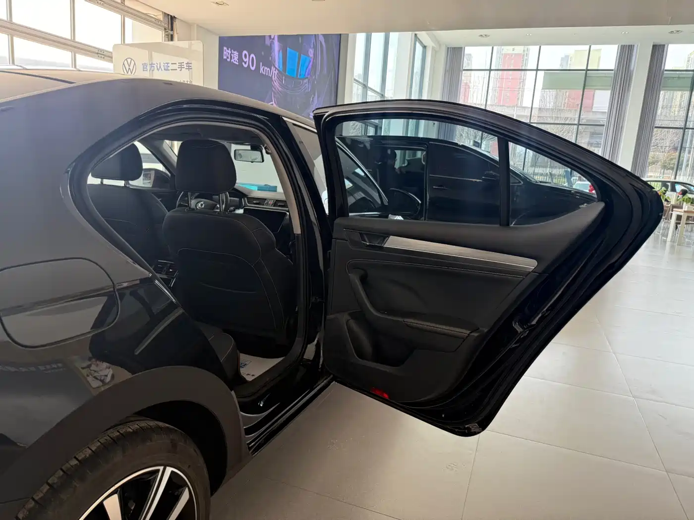 Škoda Superb 2024 TSI280 DSG Premium Edition фото 10