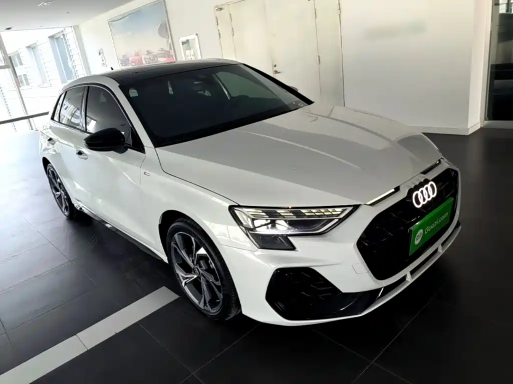 Audi A3 2026 2025 Facelift Sportback 35TFSI Flying Spur Premium