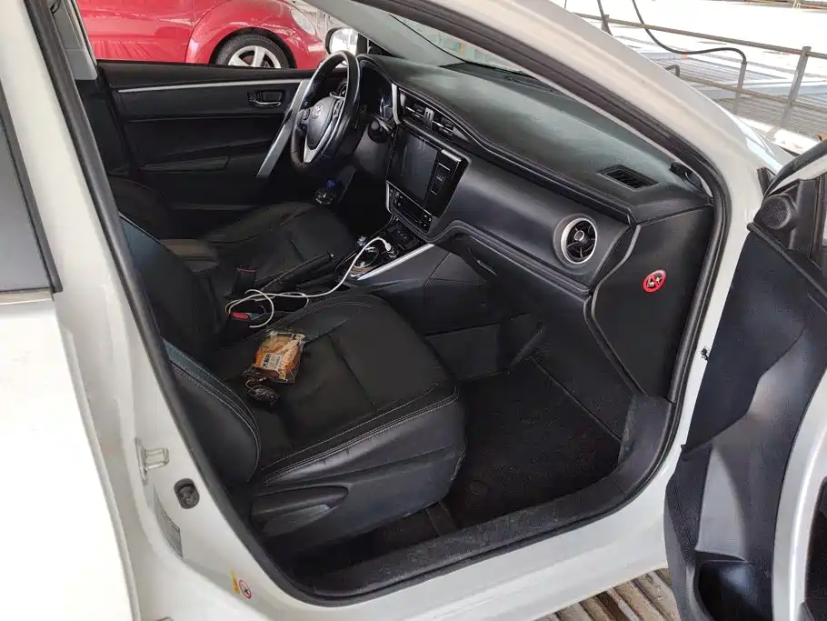 Фото 8 - Toyota Corolla