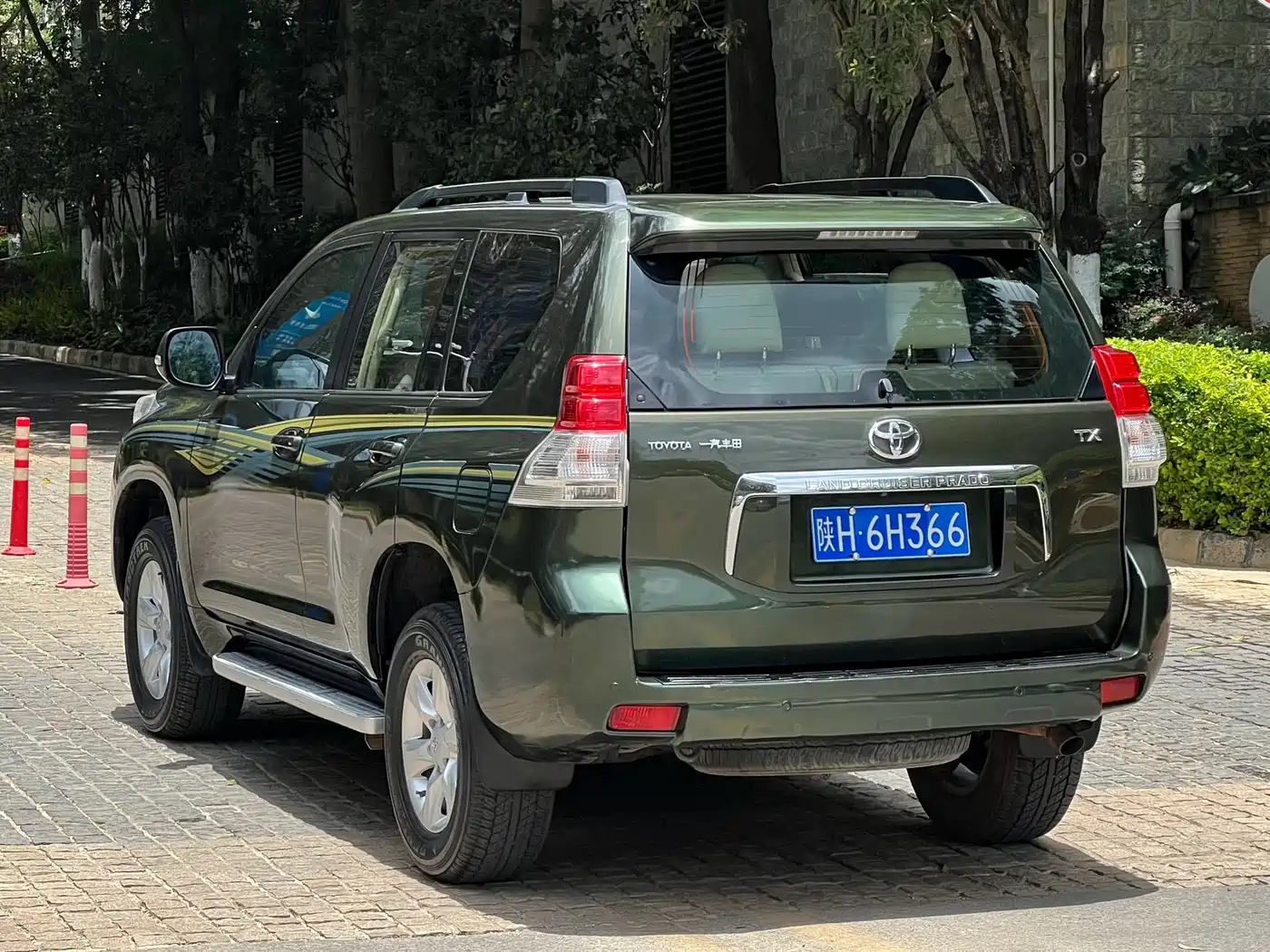 Toyota Prado 2010 4.0L Automatic TX-L фото 6