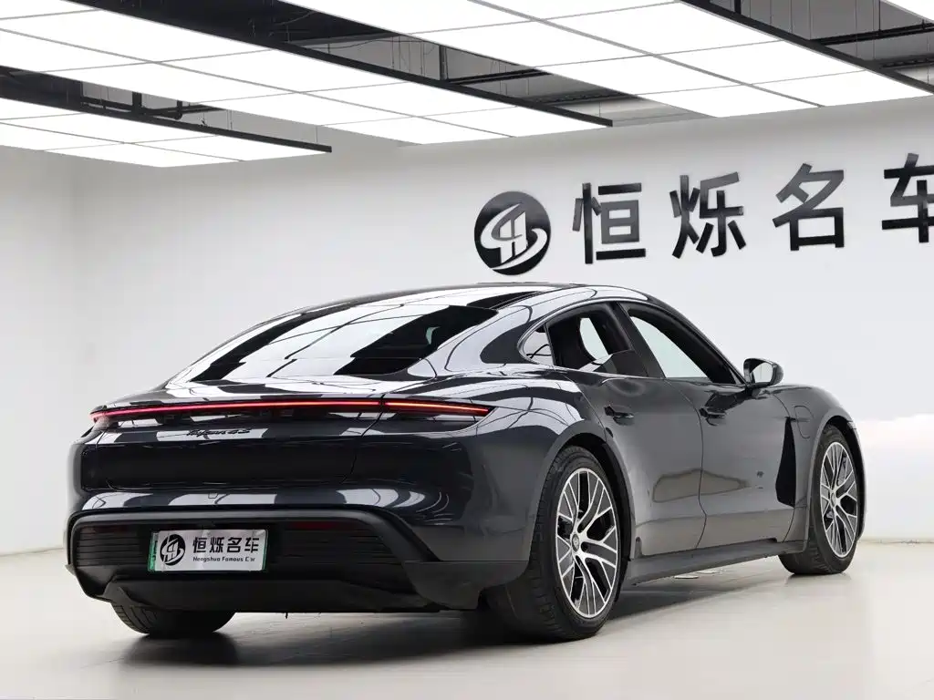 Porsche Taycan 2021 2020 Taycan