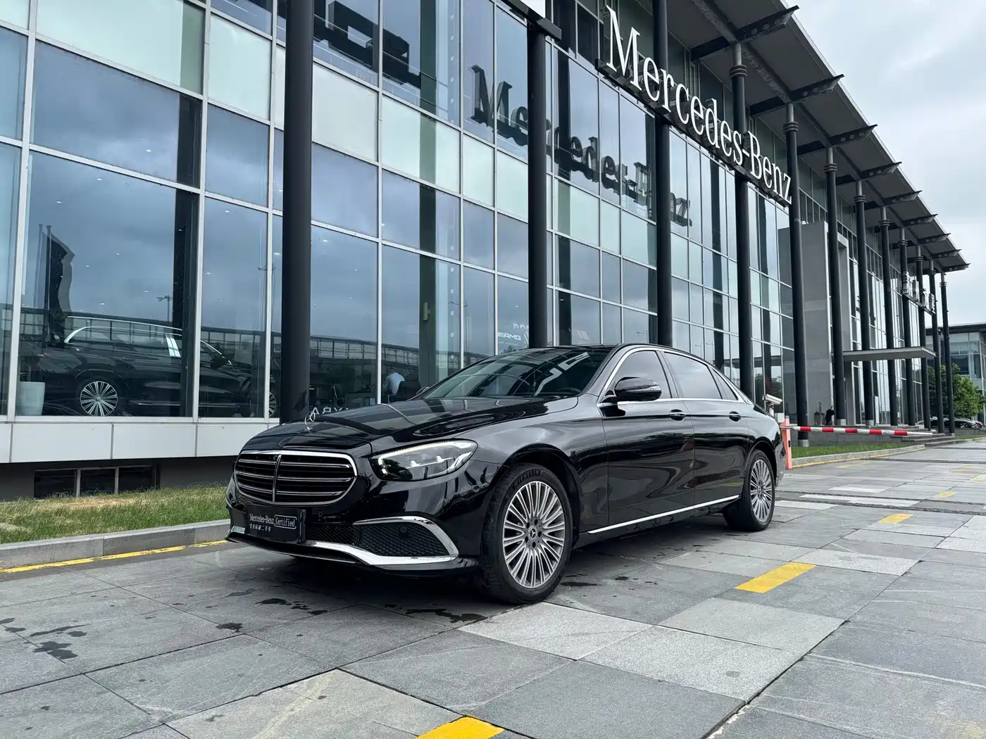 Mercedes-Benz E-Class 2021 E 300 L Fashion