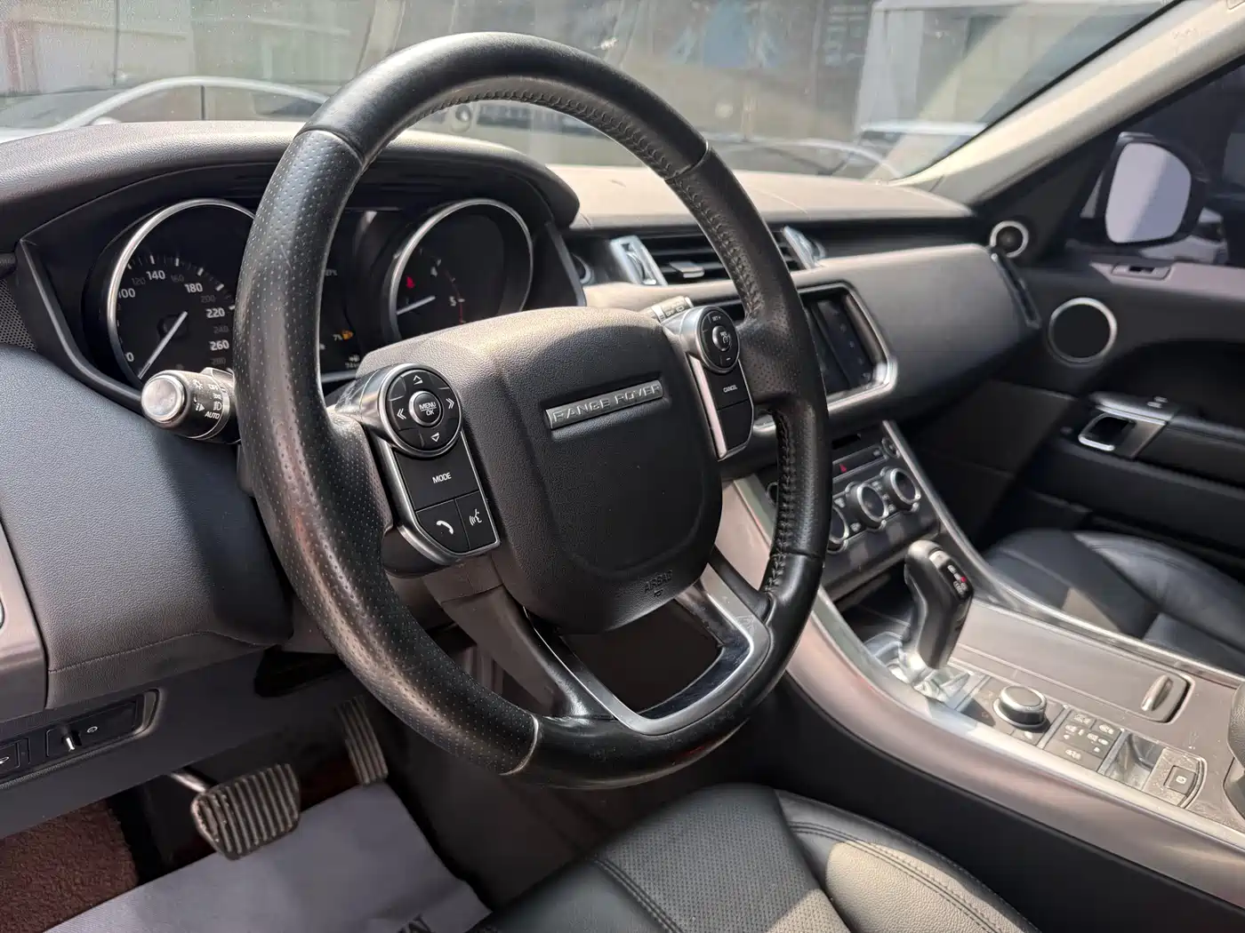 Land Rover Range Rover Sport 2016 3.0 SDV6 HSE фото 5