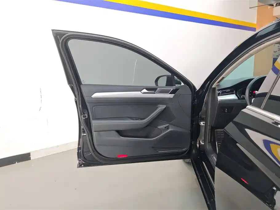 Volkswagen Magotan GTE Plug-in Hybrid 2022 GTE Luxury фото 7