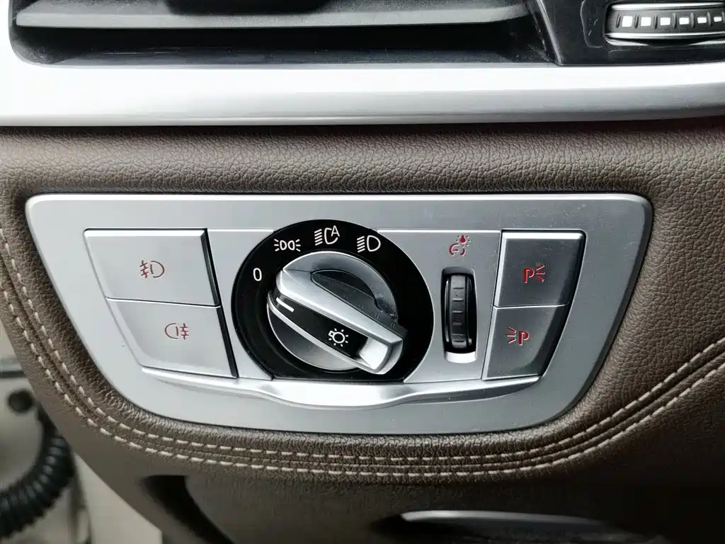 BMW 7 Series 2018 740Li Leading Type Excellence Package фото 21