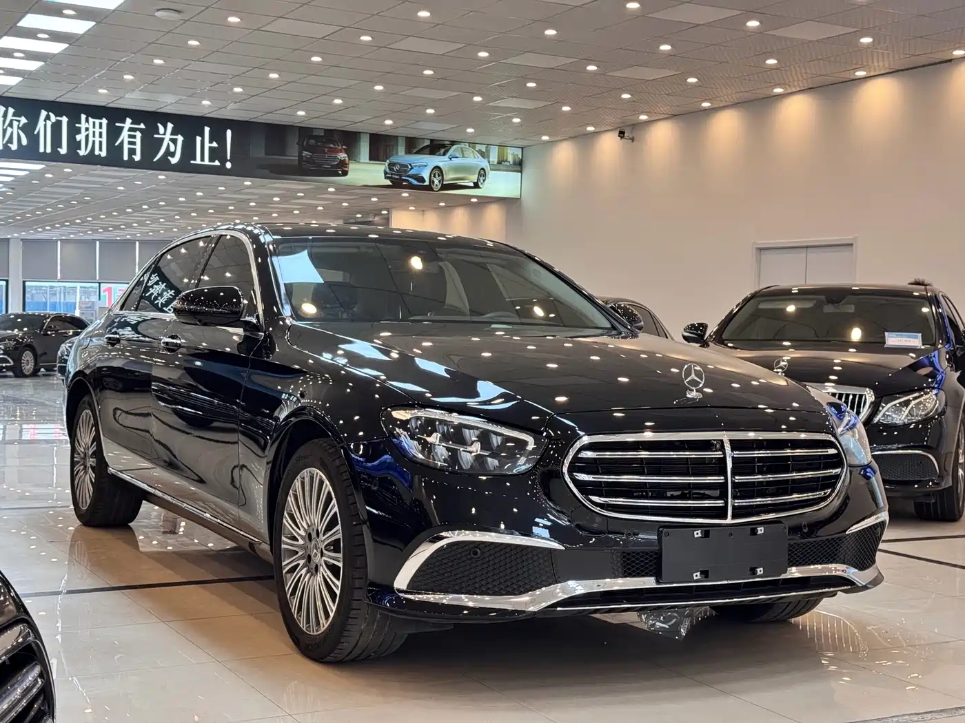 Mercedes-Benz E-Class 2023 E 300 L Fashion фото 3