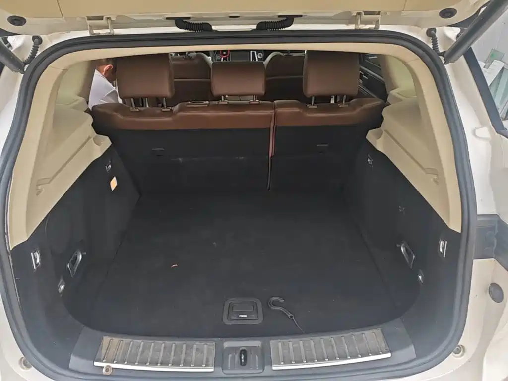 صورة 19 - Zotye T700