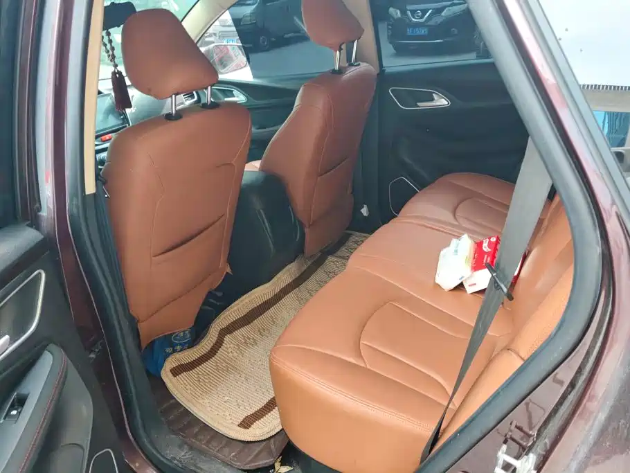 Photo 11 - Baojun 560