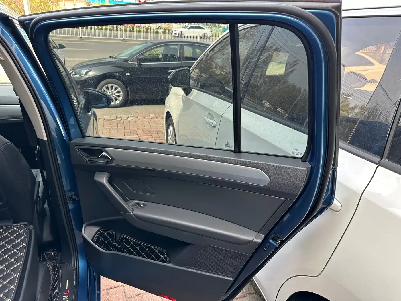 Volkswagen Touran 2021 Touran L 280TSI DSG Trend Edition 7-seater фото 16