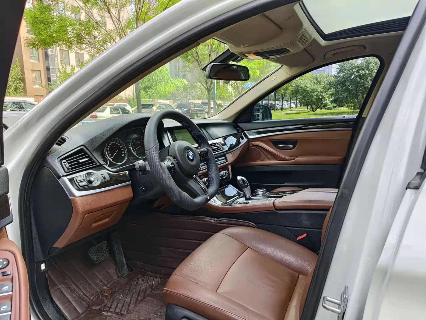 BMW 5 Series 2014 530Li Leading фото 7