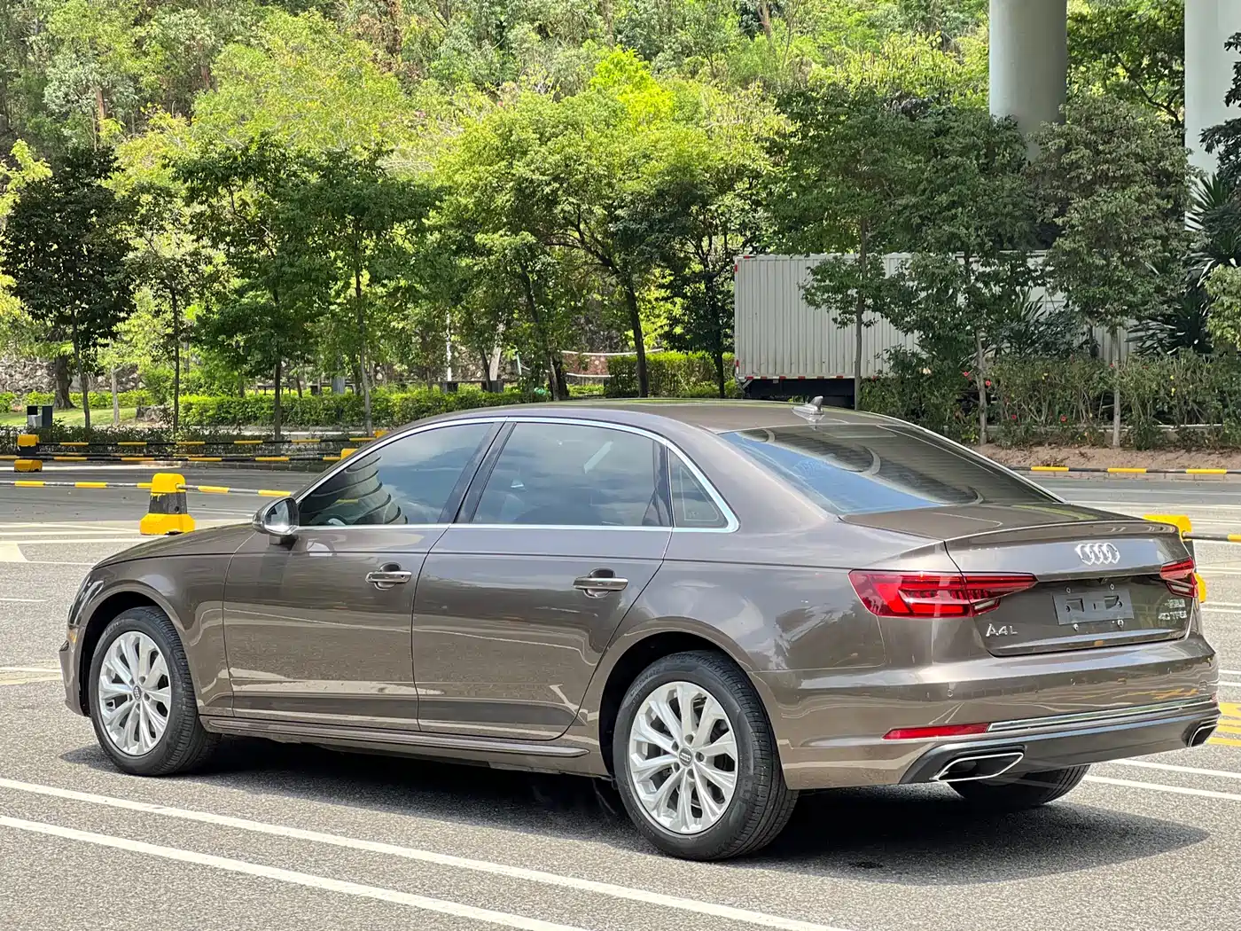 Audi A4L 2019 40 TFSI Progressive (China VI) фото 3