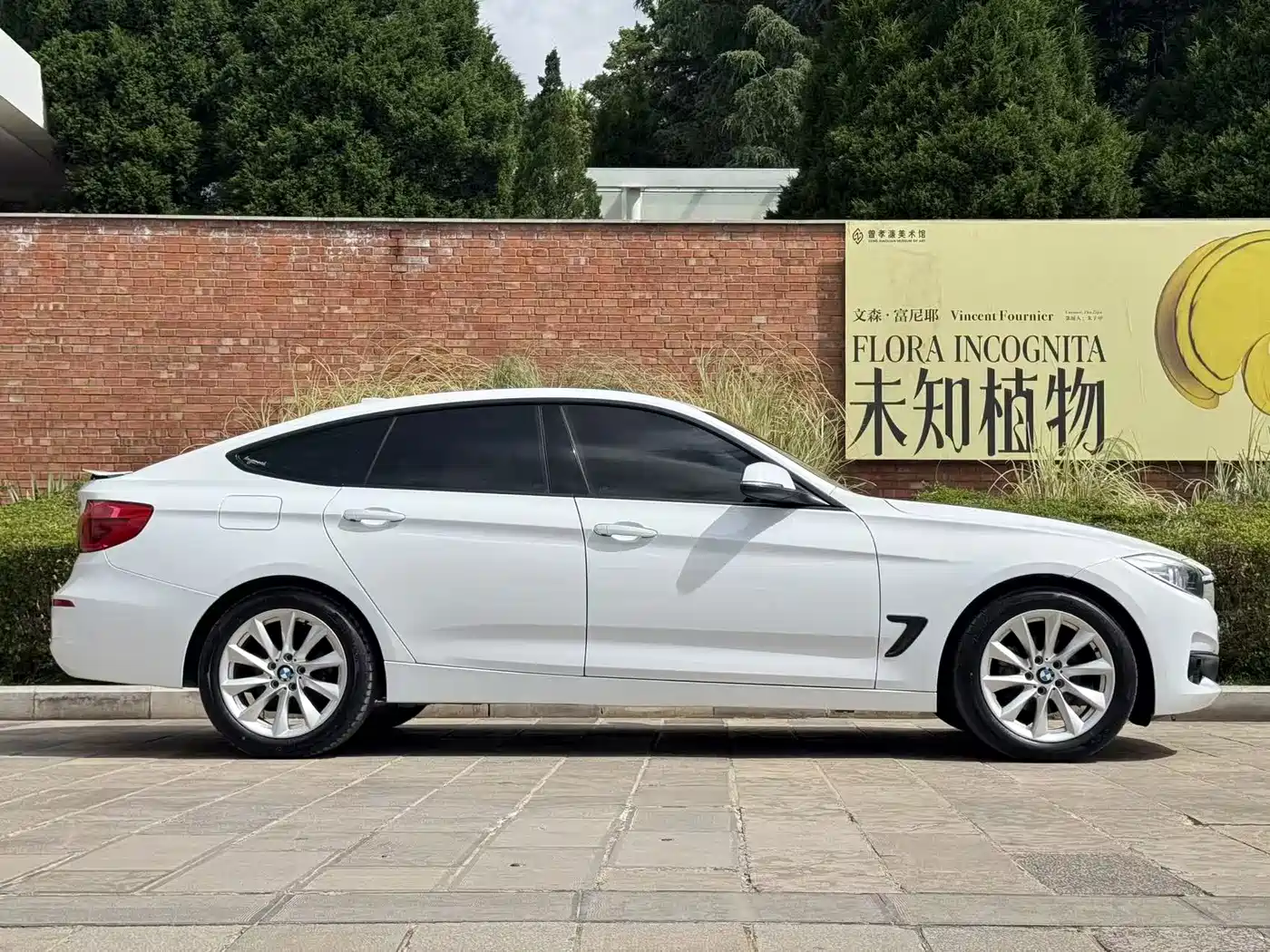 BMW 3 Series GT 2018 320i Fashion фото 15