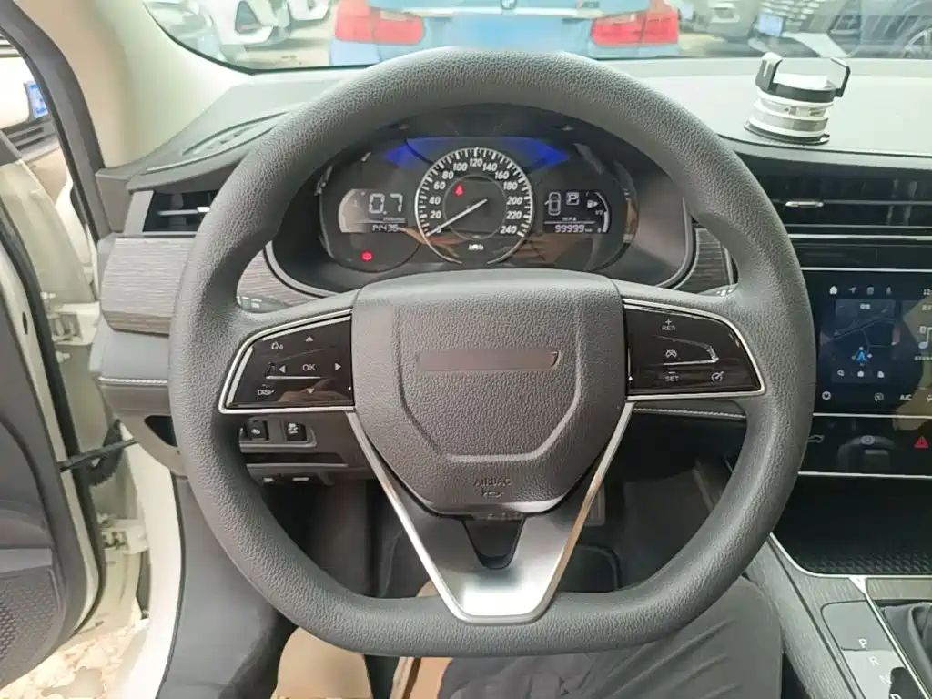 Venucia D60 2024 2023 PLUS 1.6L XL CVT Joy Leader Edition