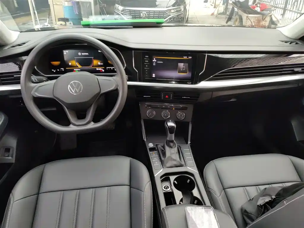 Volkswagen Passat 2022 280TSI Business Edition фото 7