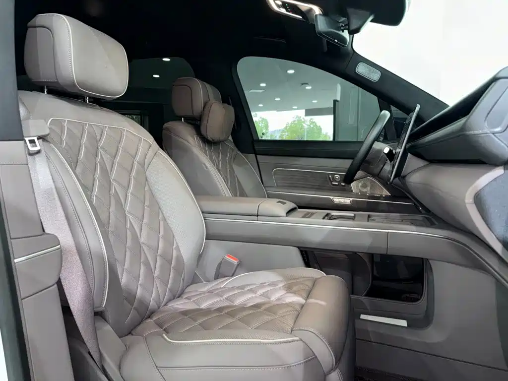 NIO ES8 2026 2025 Model 6-Seat Executive Luxury Edition