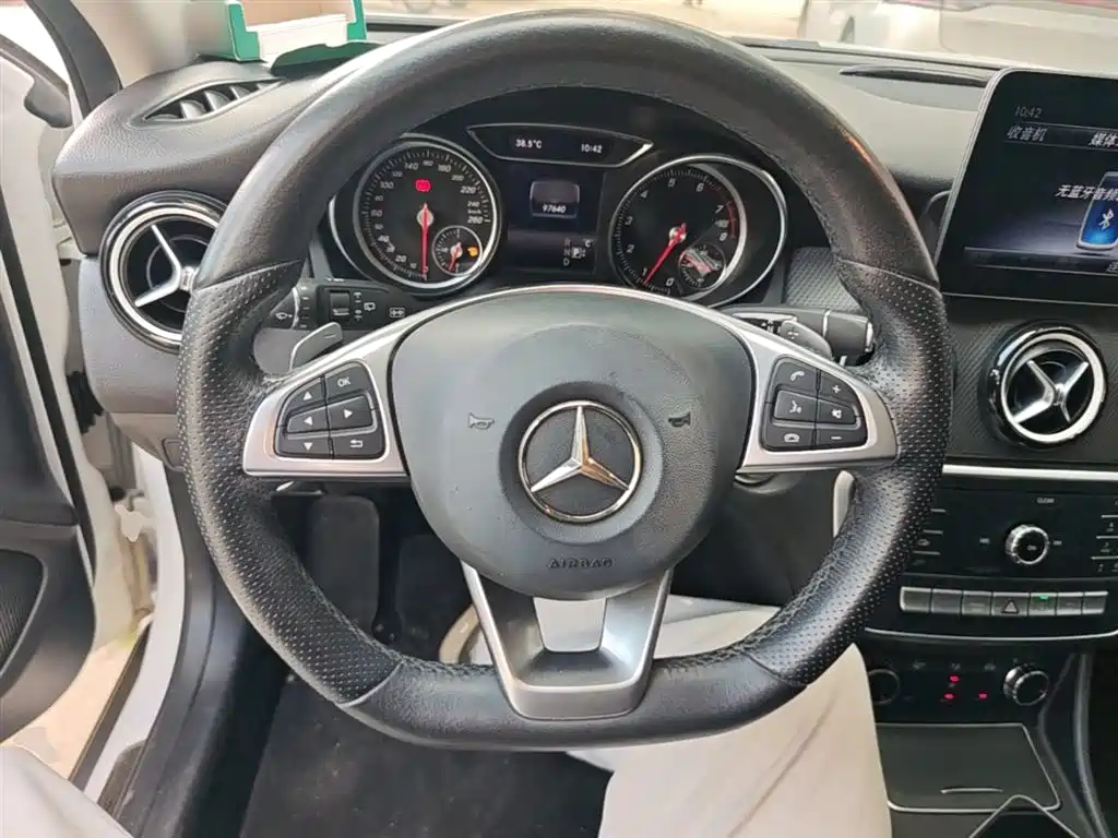 Mercedes-Benz GLA 2019 GLA 200 Dynamic фото 11