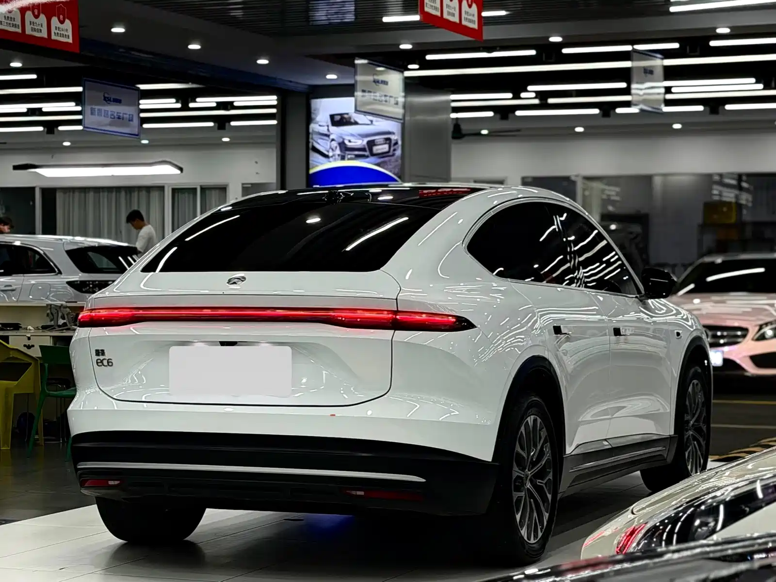 Фото 6 - NIO EC6