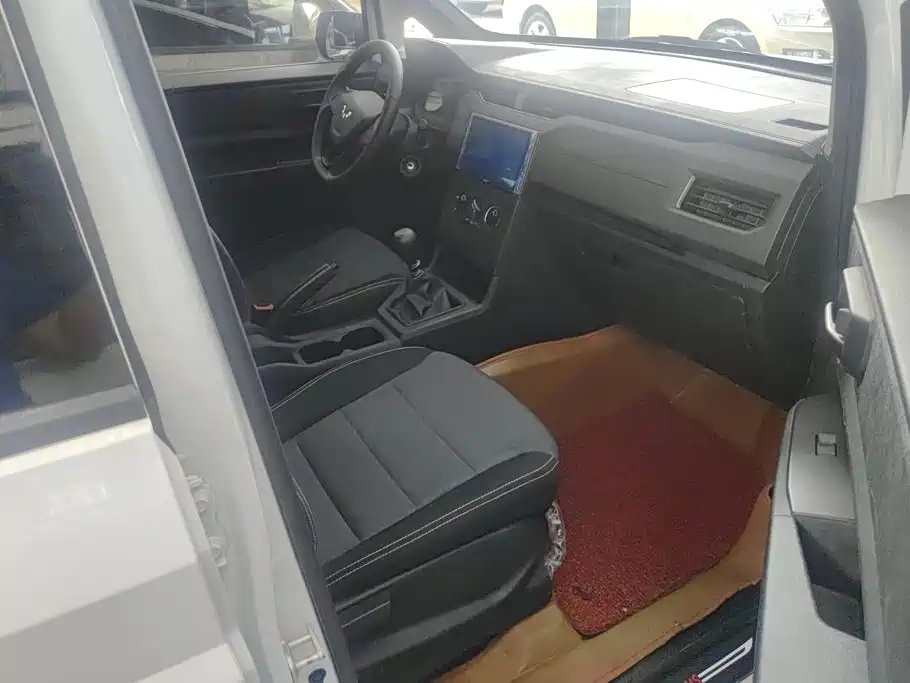 Wuling Motors Wuling Hongguang PLUS 2020 2020 1.5L Manual Standard 5-seater