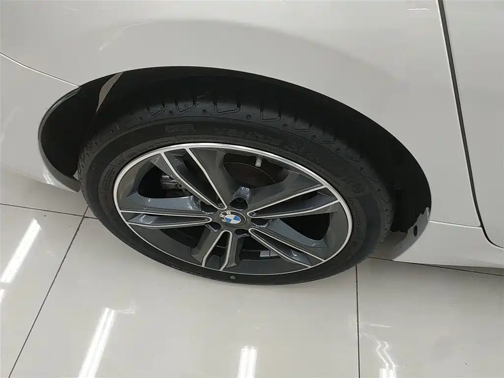 BMW 1 Series 2022 120i M Sport фото 26