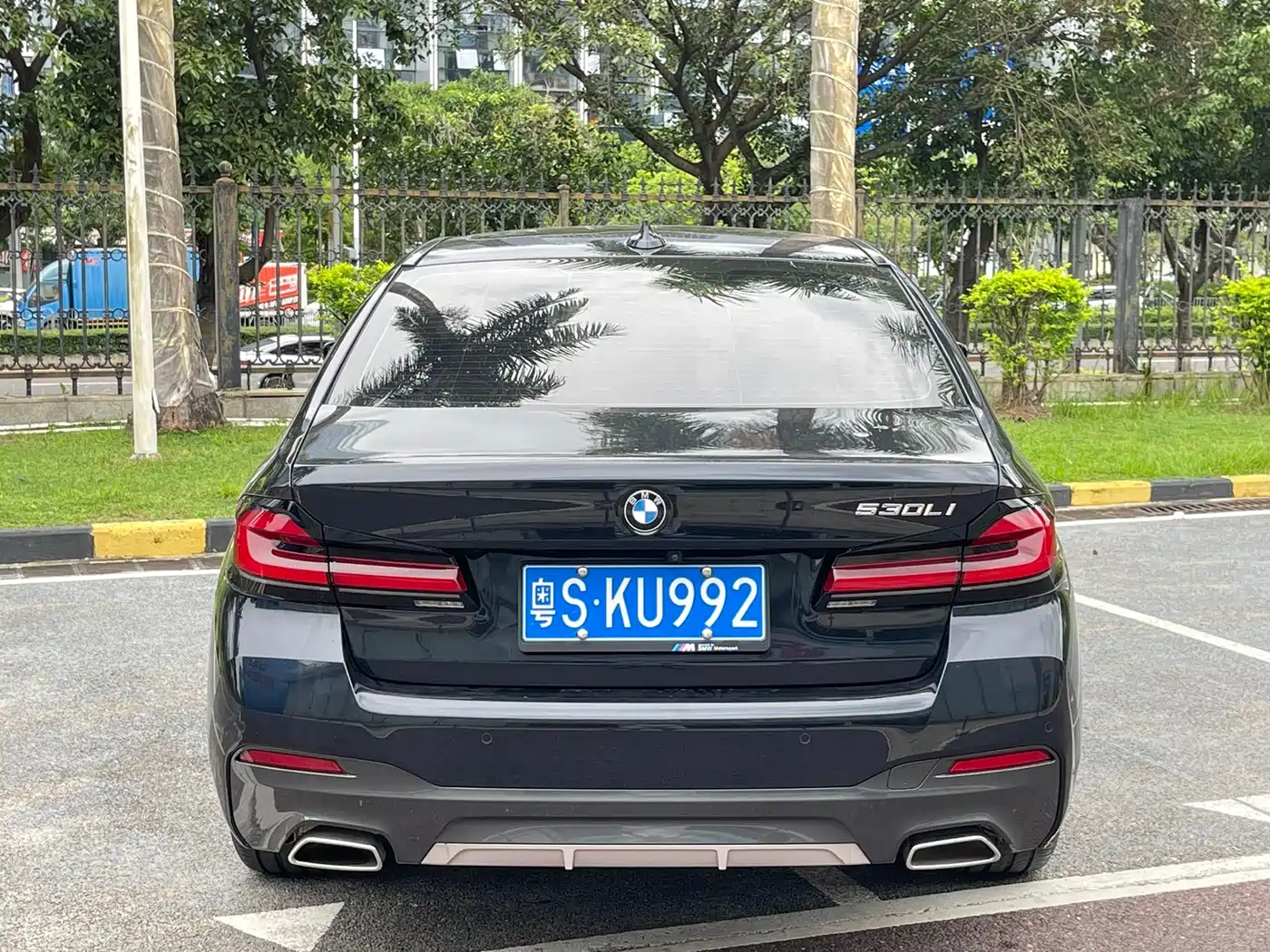 BMW 5 Series 2023 530Li Leading M Sport Package фото 11