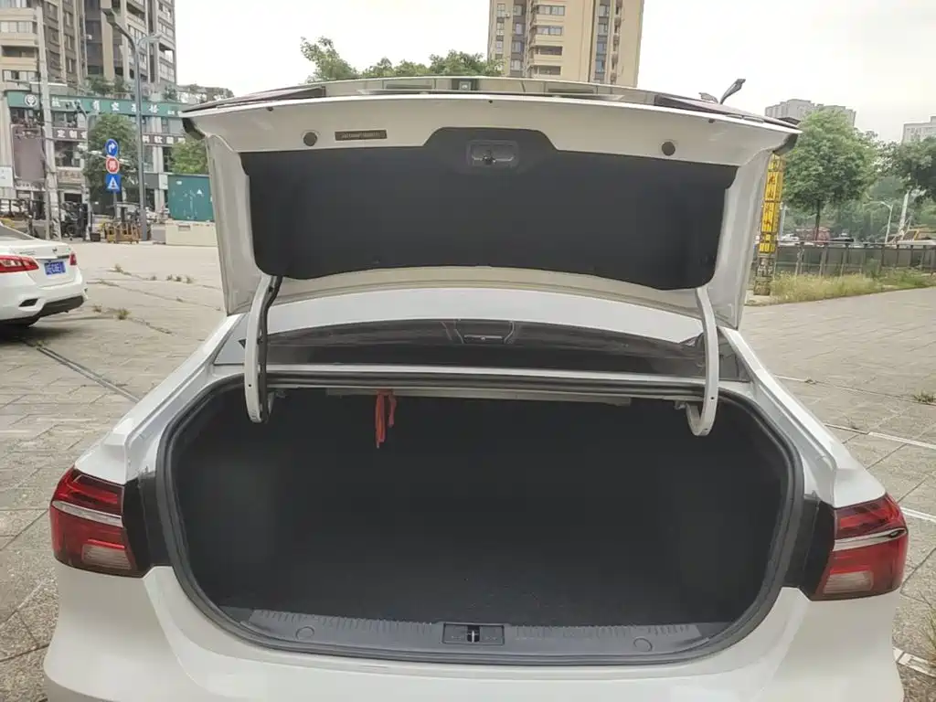 Roewe i6 2019 2018 20T Automatic Flagship Edition