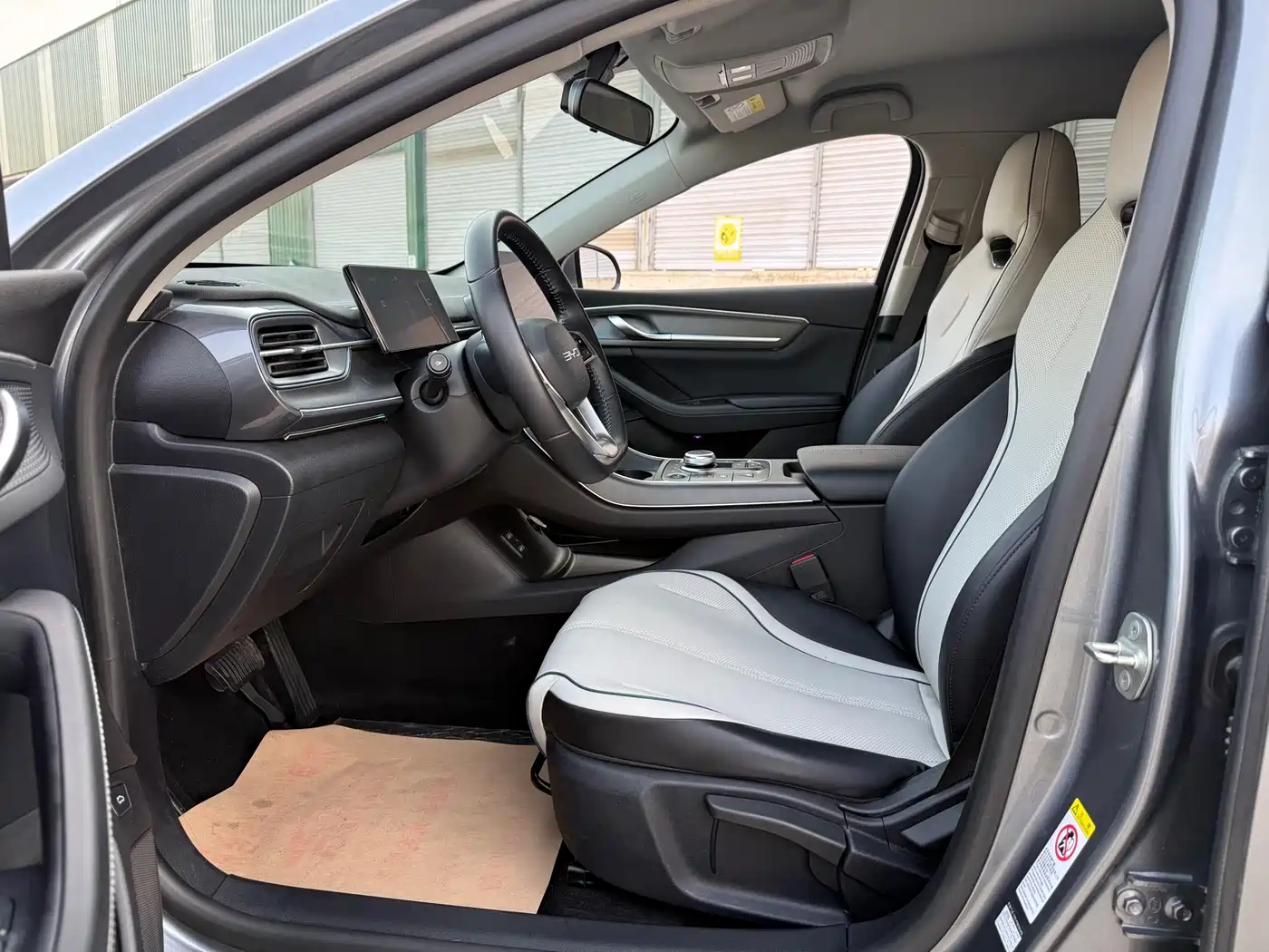 BYD Destroyer 05 2024 Glory Edition DM-i 120KM Luxury фото 11