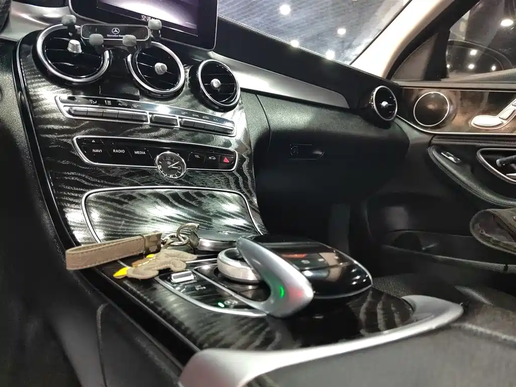 Mercedes-Benz C-Class 2017 C 180 L Sport фото 14
