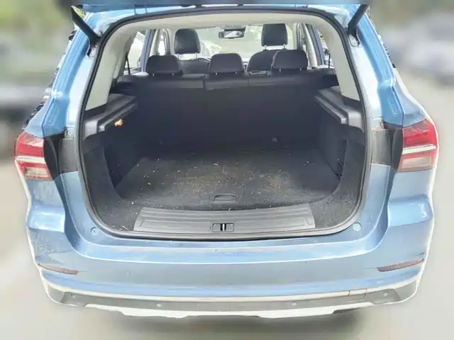 Roewe RX5 New Energy 2017 eRX5 50T Hybrid Connected Honor Flagship Edition — фото 5