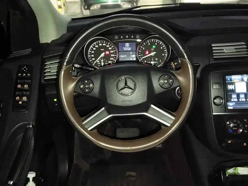 Mercedes-Benz R-Class 2017 R 320 4MATIC Business Collector's Edition фото 3