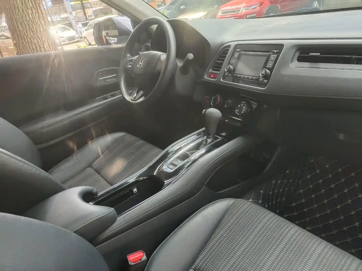 Photo 8 - Honda Vezel
