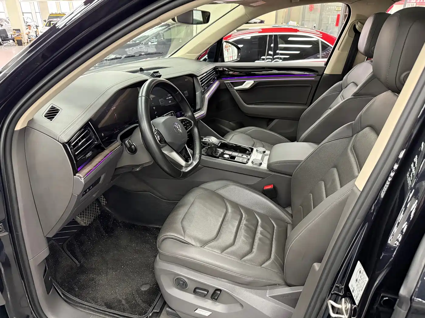 Фото 12 - Volkswagen Touareg