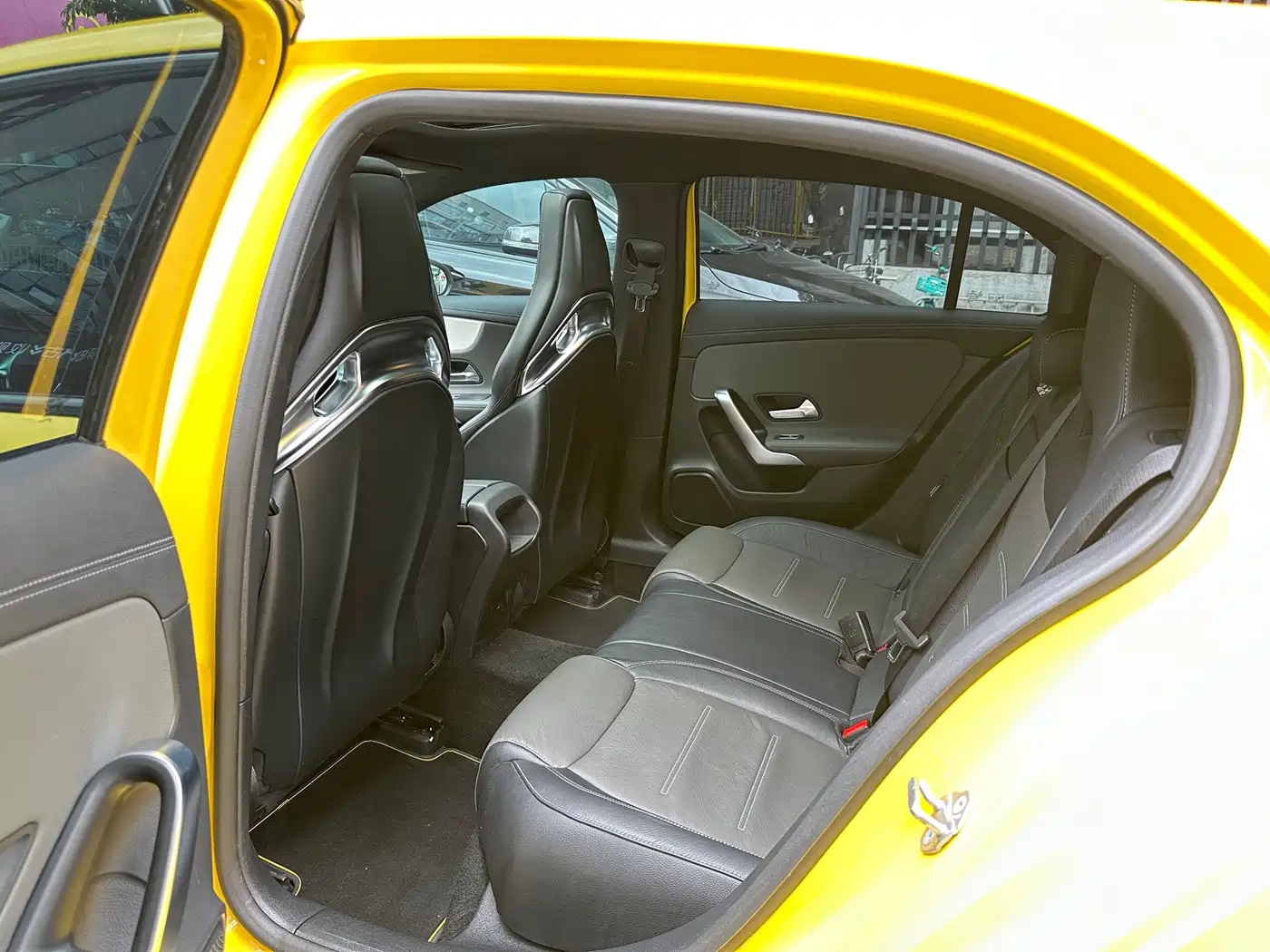 Mercedes-Benz A-Class AMG (Import) 2023 AMG A 35 4MATIC Sun Edition фото 11
