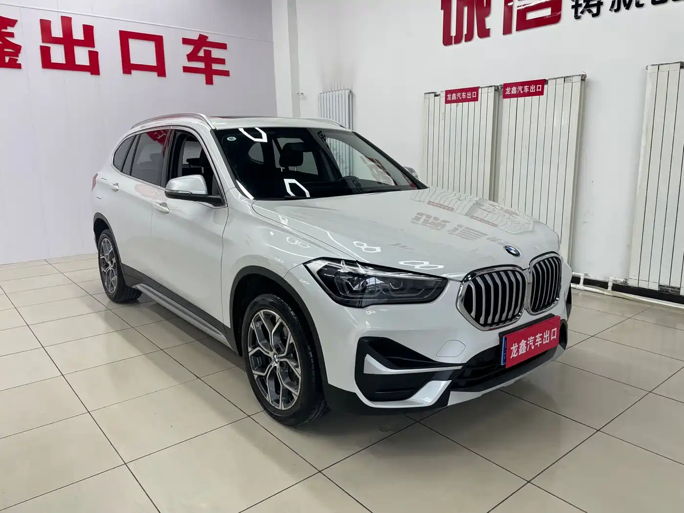 BMW X1 2022 sDrive20Li Fashion фото 3