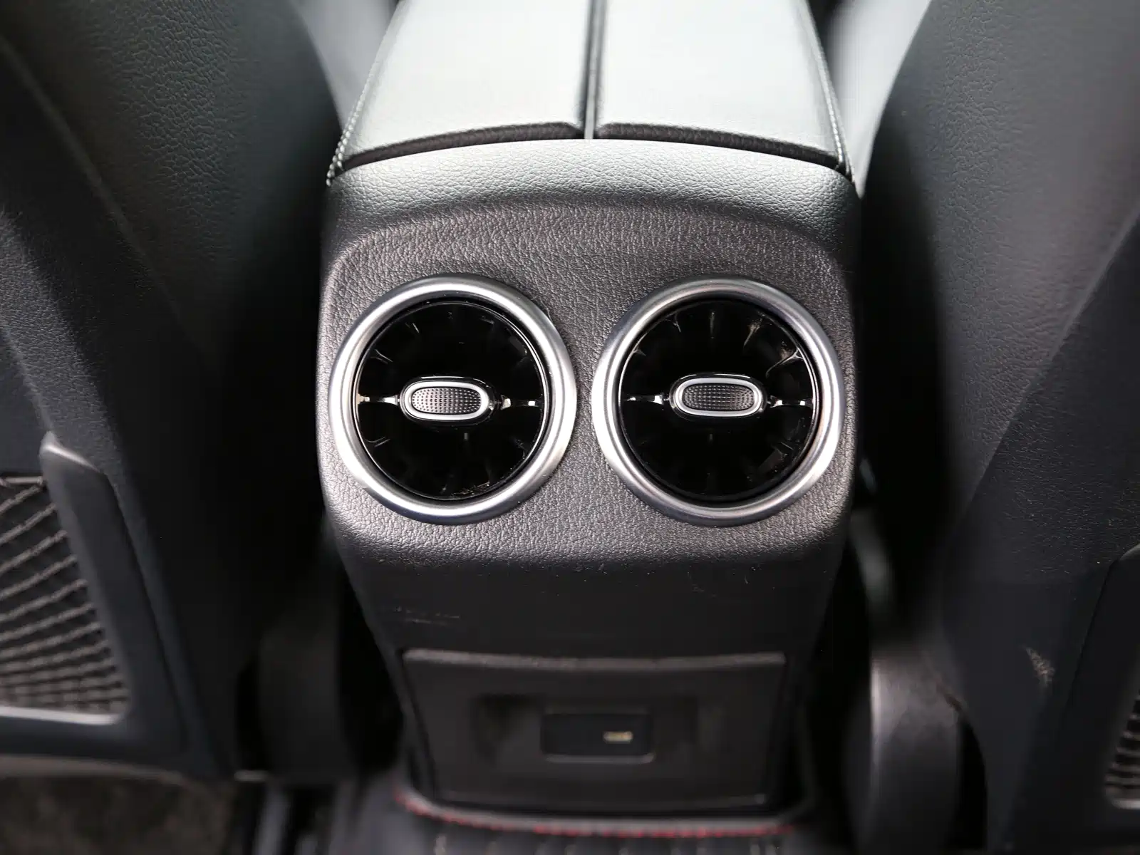 Фото 16 - Mercedes-Benz A-Class