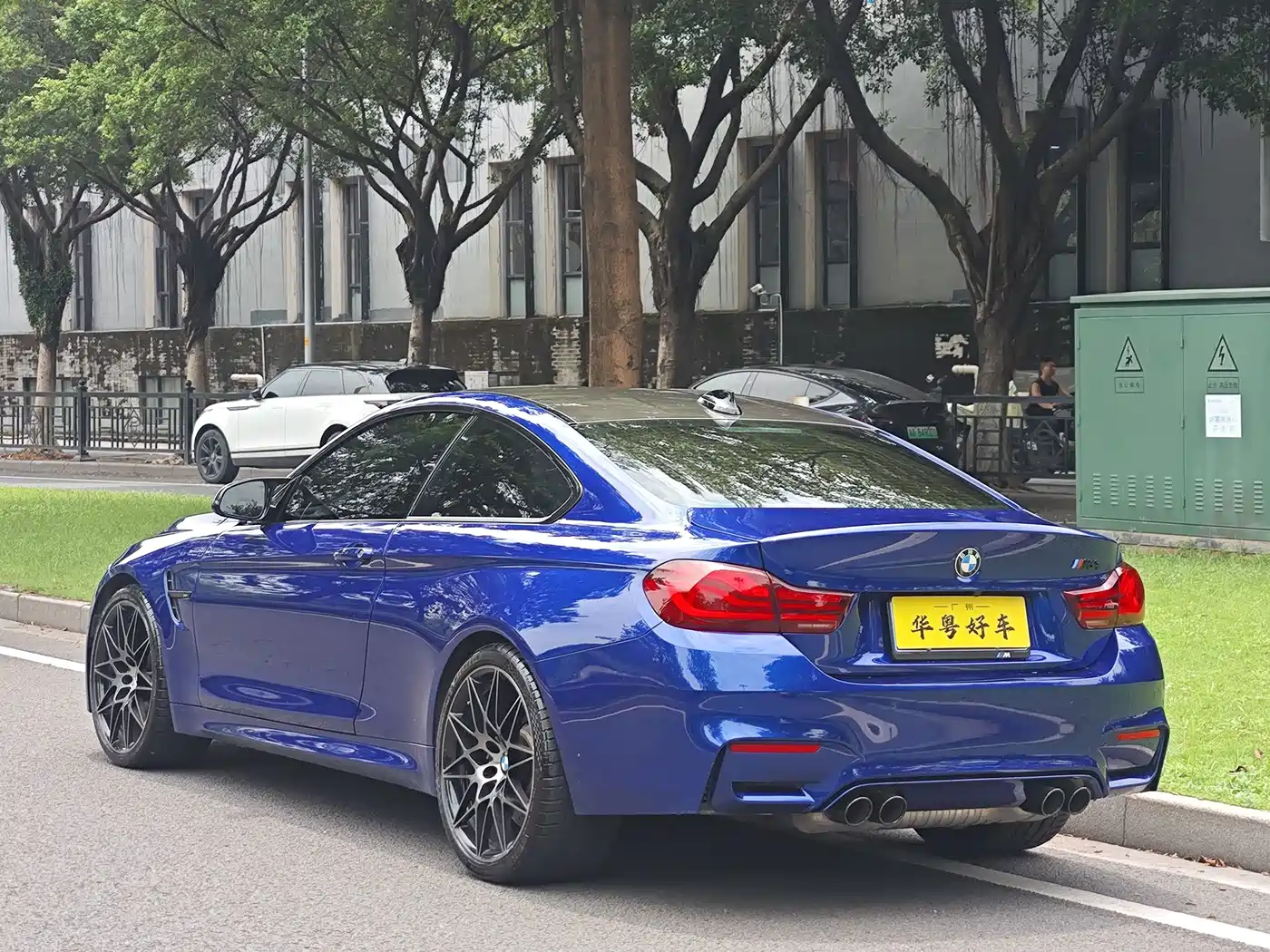 Photo 4 - BMW M4