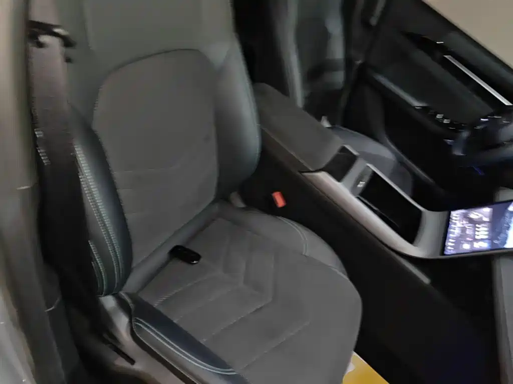 Geely Galaxy Galaxy L6 2024 125km Creative Edition фото 20
