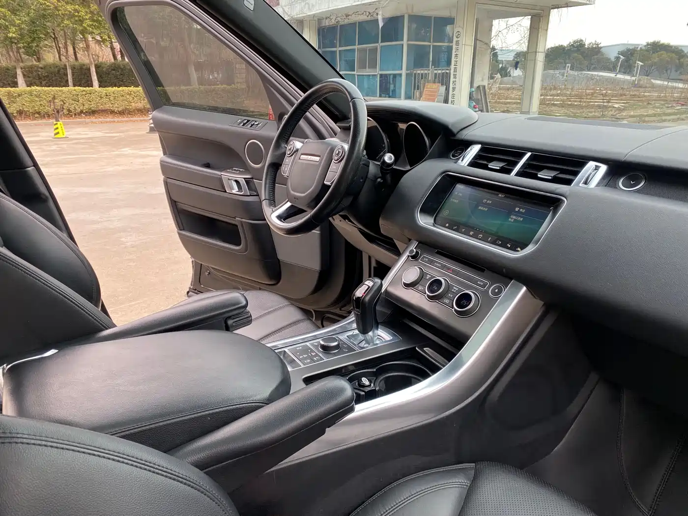 Land Rover Range Rover Sport 2017 3.0 SC V6 SE фото 5